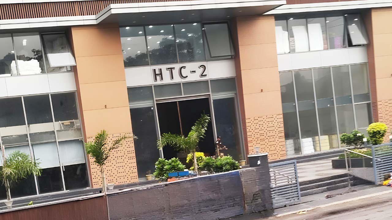 HTC 2 Market Surat entrance building in Dumbhal Yamuna Nagar