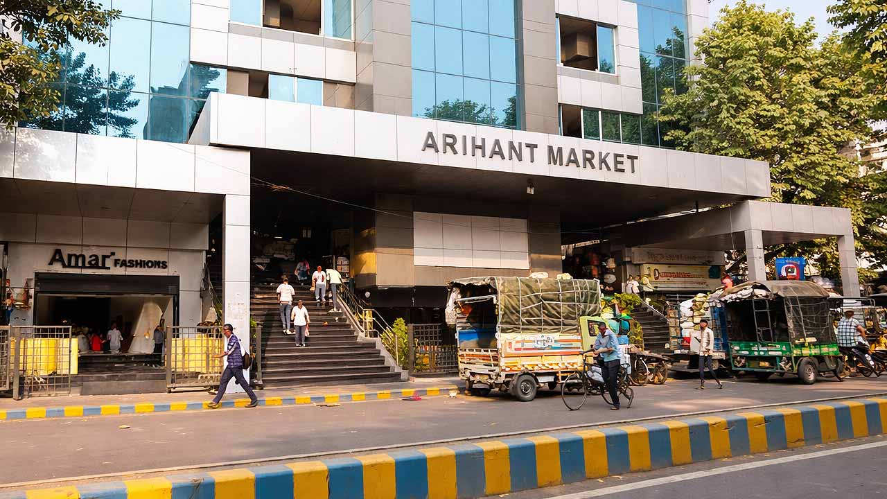 Arihant Textile Market Surat located on Ring Road near Reshamwala Market