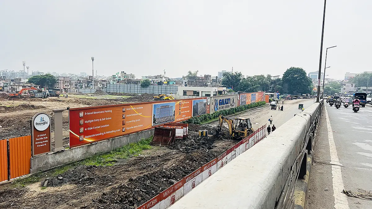 Roongta Galaxy Textile Market construction site visible from Ring Road